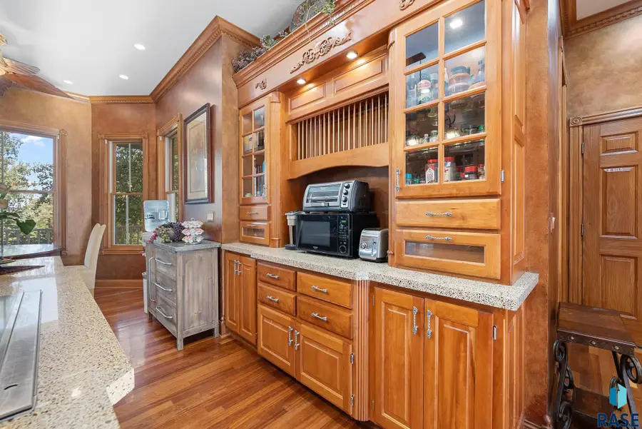 300 Fairway Cir, Brandon, SD 57005 - #3