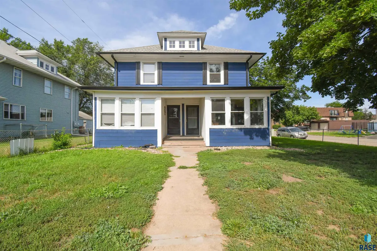 3801 S Hawthorne Ave, Sioux Falls, SD 57105 - #1