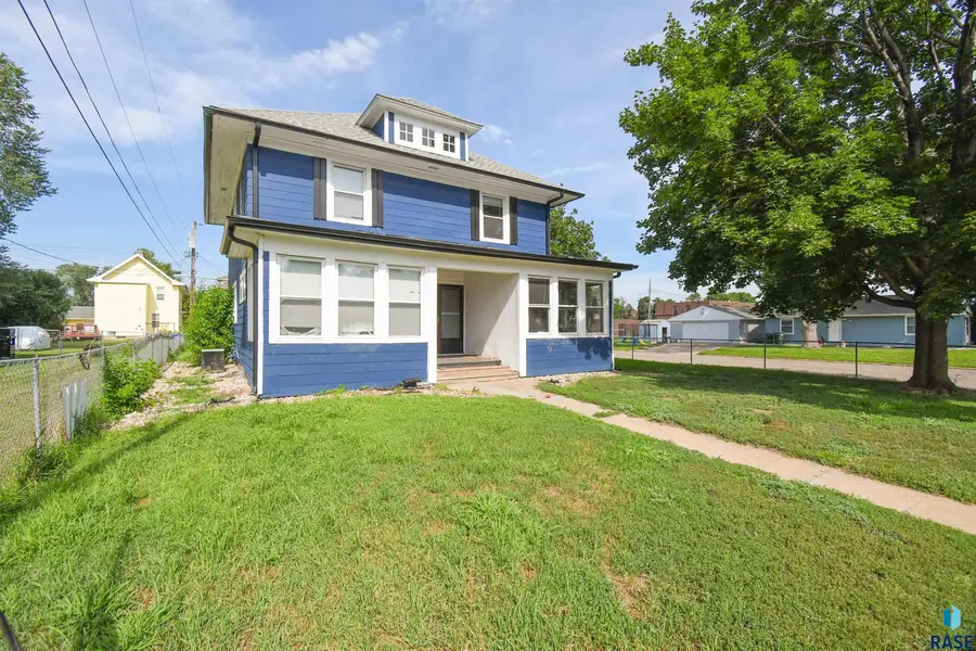 3801 S Hawthorne Ave, Sioux Falls, SD 57105 - #2
