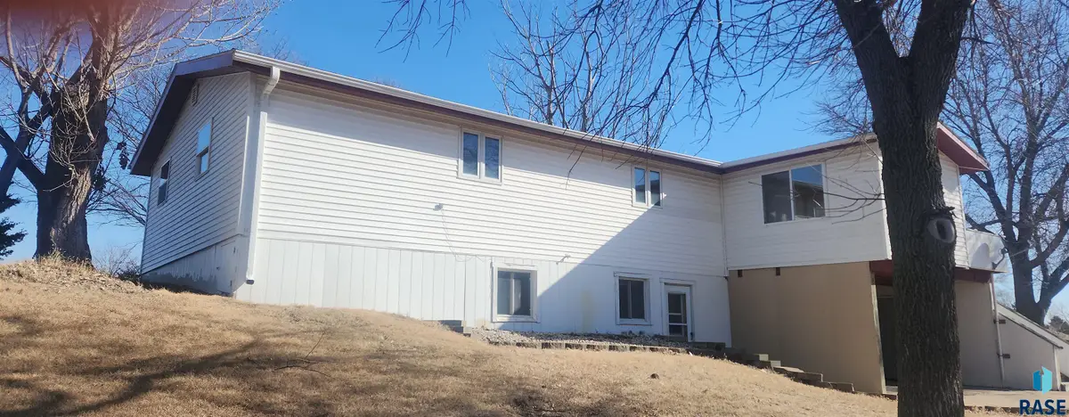 1819 N Foster St, Mitchell, SD 57301 - #1