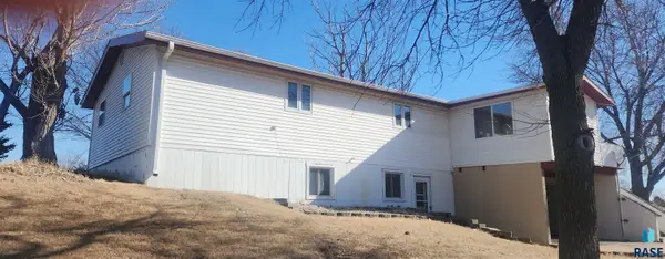 1819 N Foster St, Mitchell, SD 57301