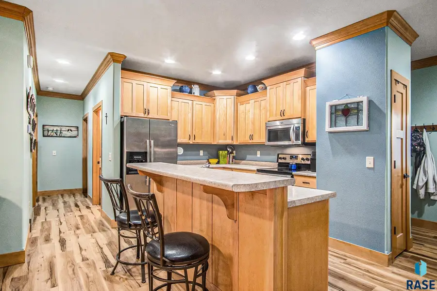 5011 Sunset Blvd, Madison, SD 57042 - #3