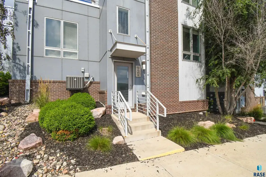 521 S 2nd Ave, Sioux Falls, SD 57104 - #2