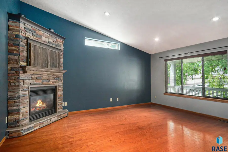 7000 S Hughes Ave, Sioux Falls, SD 57108 - #3