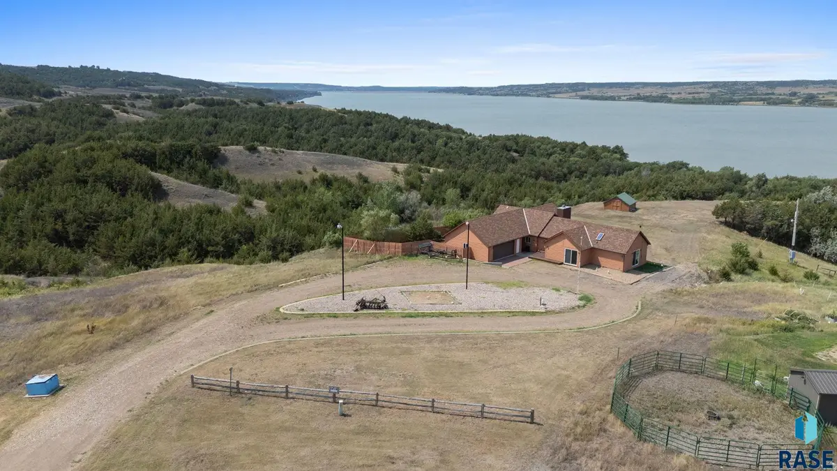 24269 State 50 Hwy, Chamberlain, SD 57325 - #1