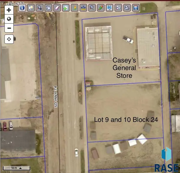 400 S Block Washington Ave, Madison, SD 57042