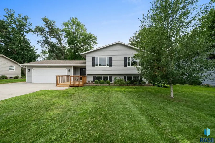 1513 E Sylvan Cir, Brandon, SD 57005 - #3