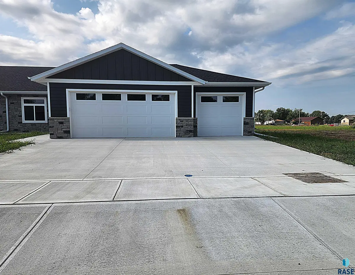 431 E Center Ave, Salem, SD 57058 - #1