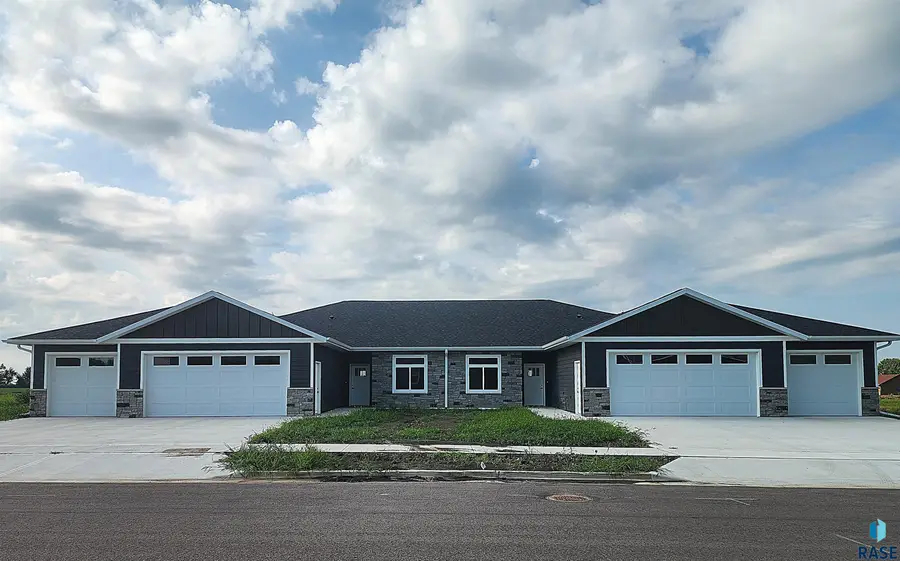 431 E Center Ave, Salem, SD 57058 - #2