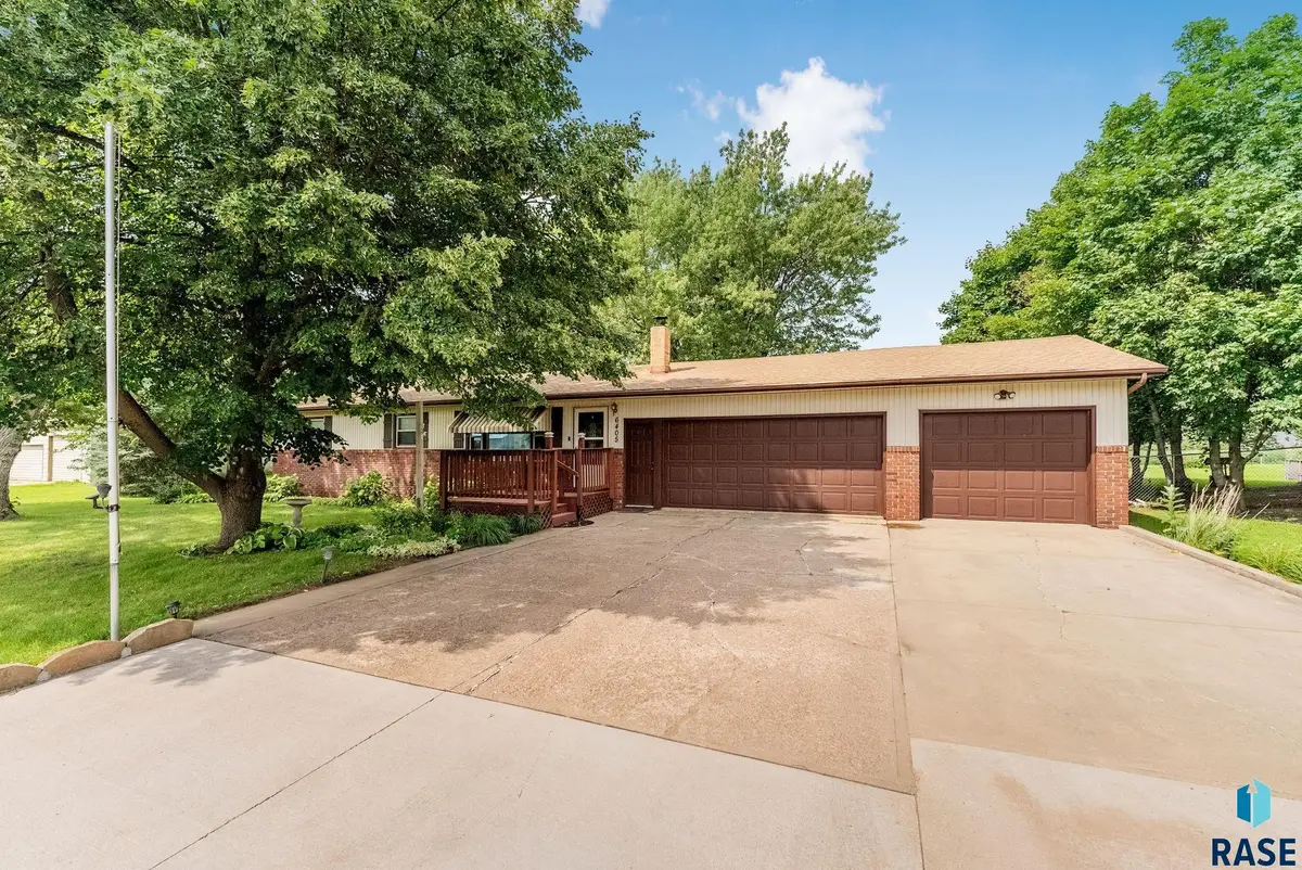 6405 N 10th Ave, Sioux Falls, SD 57104 - #1
