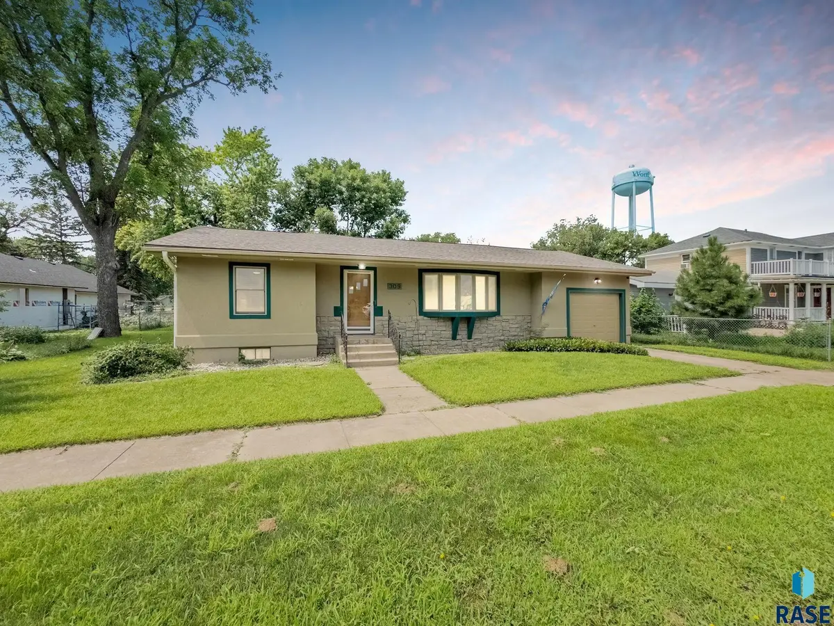309 S Poplar St, Worthing, SD 57077 - #1