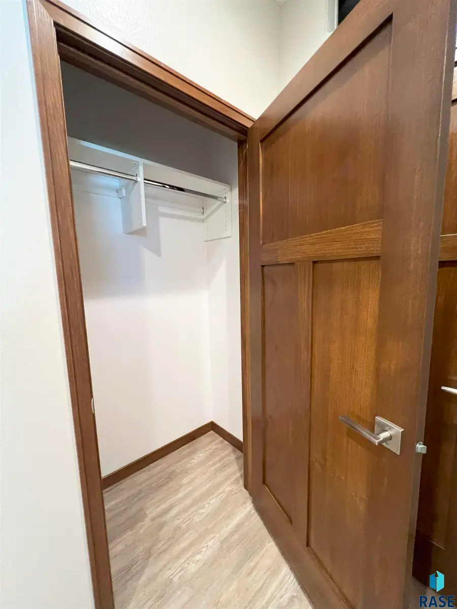 8101 W 24th St, Sioux Falls, SD 57106 - #3