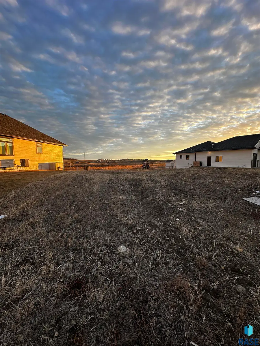 800 Turtle Creek Dr, Hartford, SD 57033 - #2