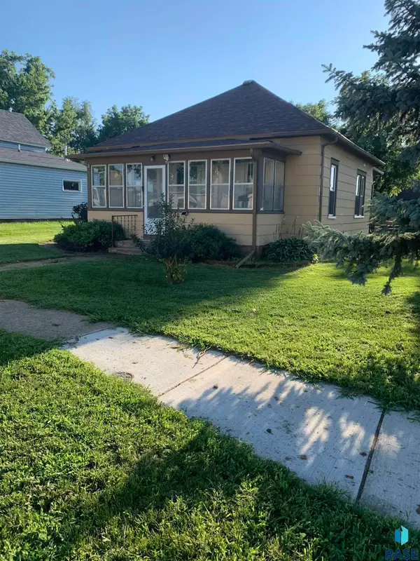 100 S Washington St, Humboldt, SD 57035