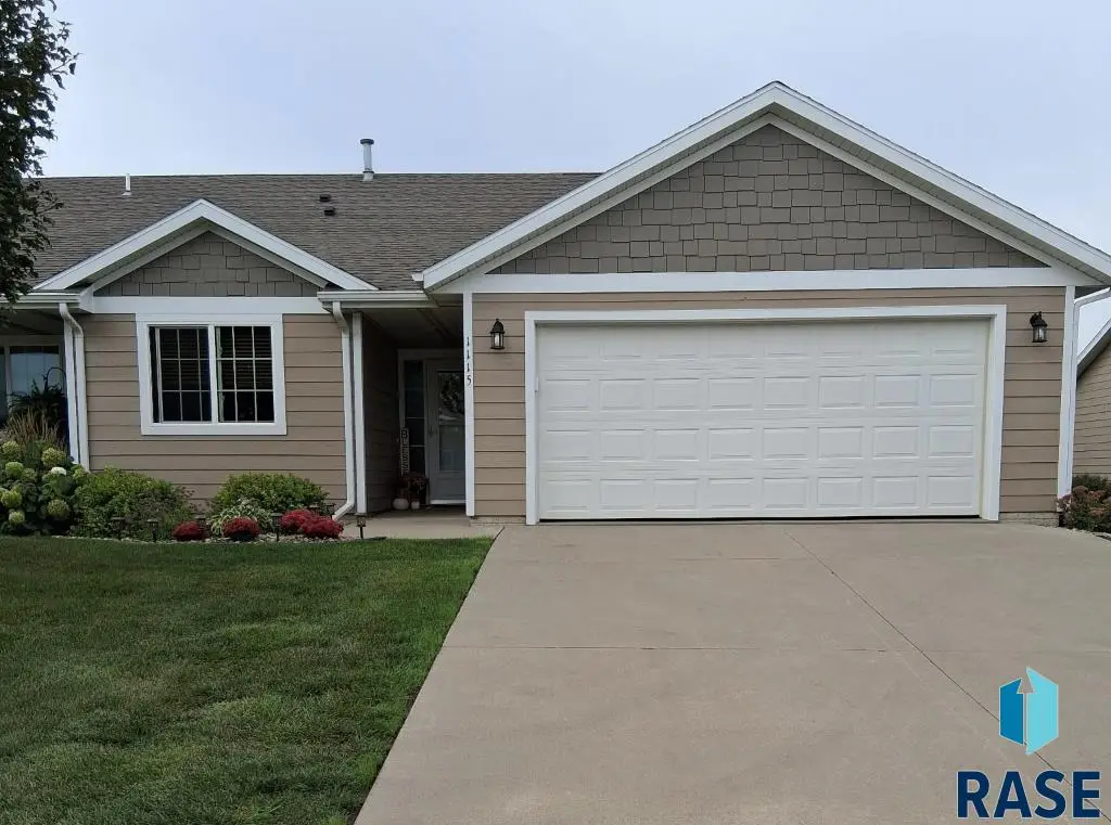 1115 N Valley View Rd, Sioux Falls, SD 57107 - #1