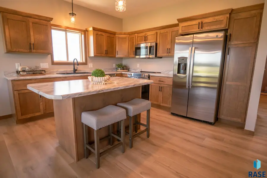 2206 E Christensen St, Brandon, SD 57005 - #2