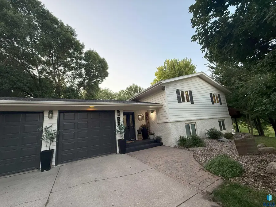 609 S Splitrock Blvd, Brandon, SD 57005 - #2