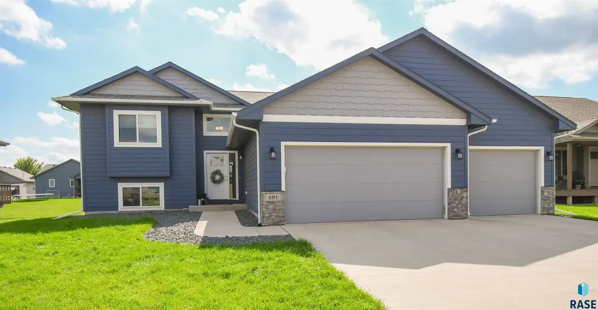 601 Brannon Dr, Harrisburg, SD 57032 - #1