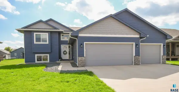 601 Brannon Dr, Harrisburg, SD 57032