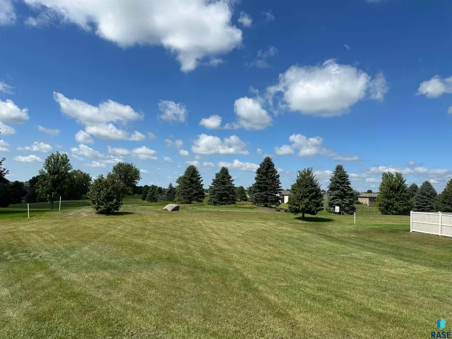 163 Lake Ridge Dr, Wentworth, SD 57075 - #2