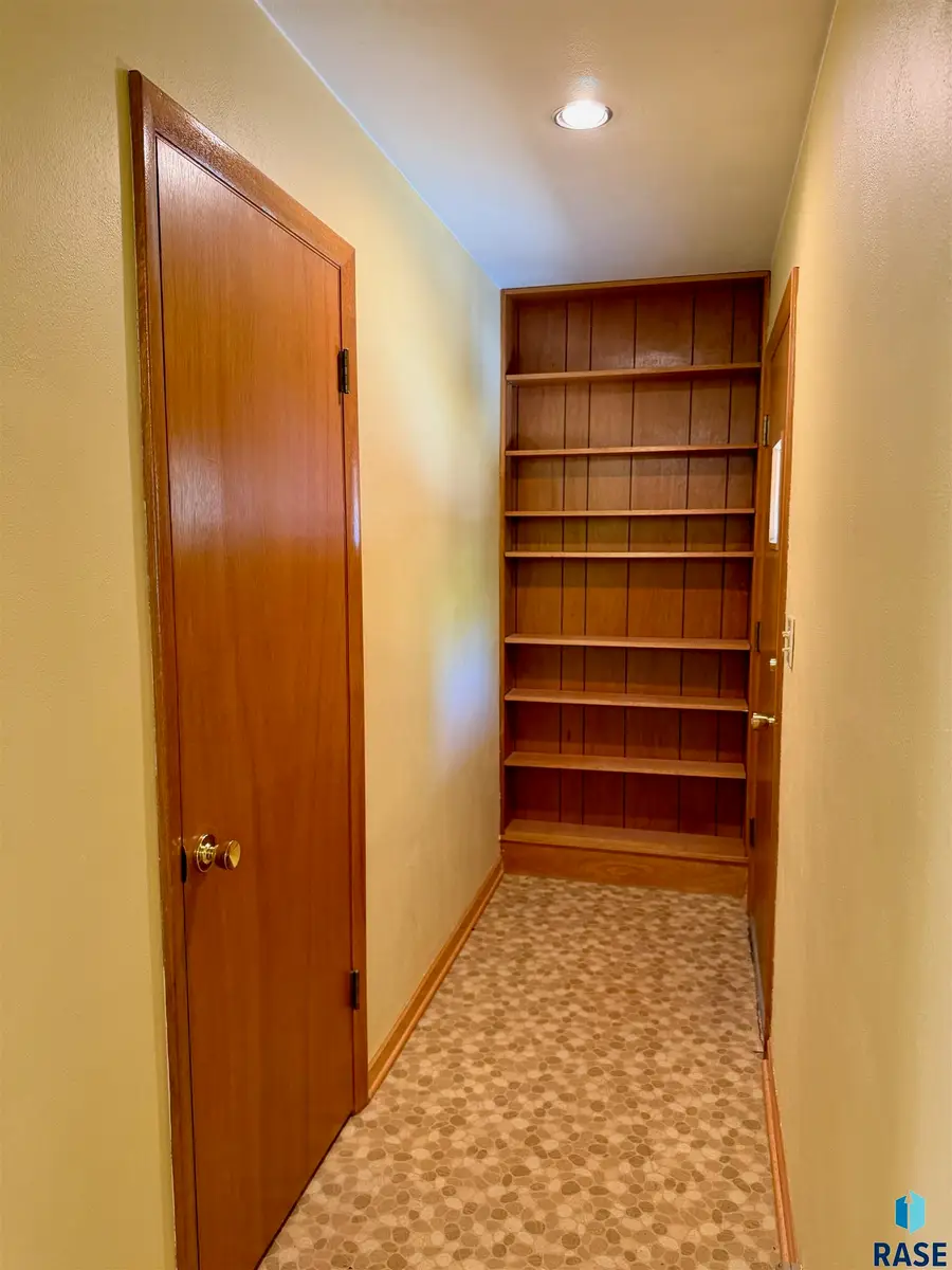 N Elmhurst St, Luverne, MN 56156 - #2
