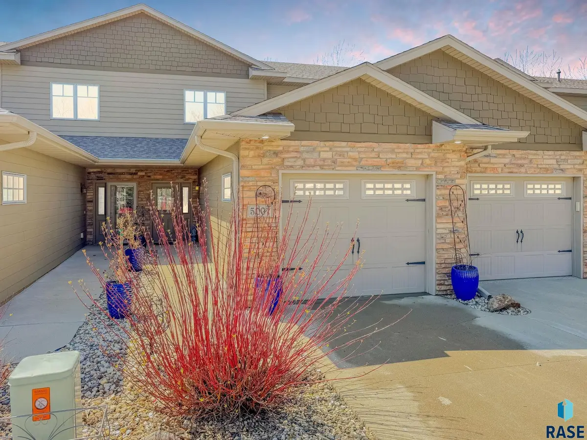 5007 Sunset Blvd, Madison, SD 57042 - #1