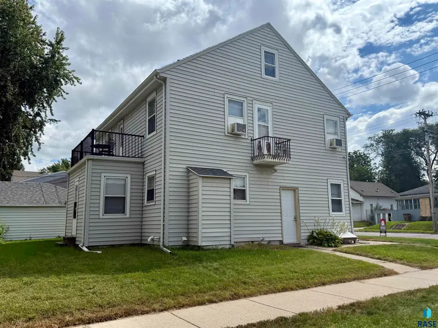 1300 E 6th St, Sioux Falls, SD 57106 - #2