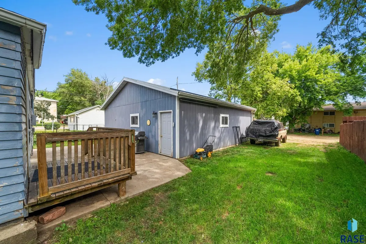 220 N Broadway St, Canton, SD 57013 - #1