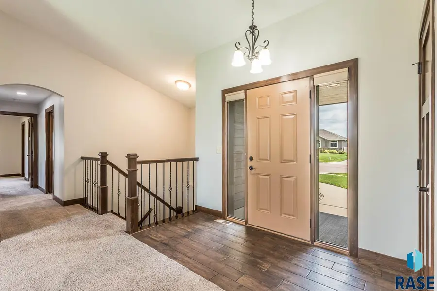 4305 S Alpine Ave, Sioux Falls, SD 57110 - #3