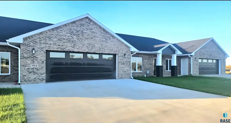 963 Thomas Dr, Centerville, SD 57014 - #2