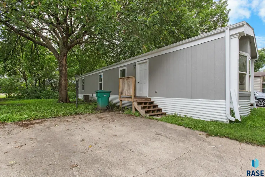 414 N Todd Pl, Sioux Falls, SD 57107 - #2
