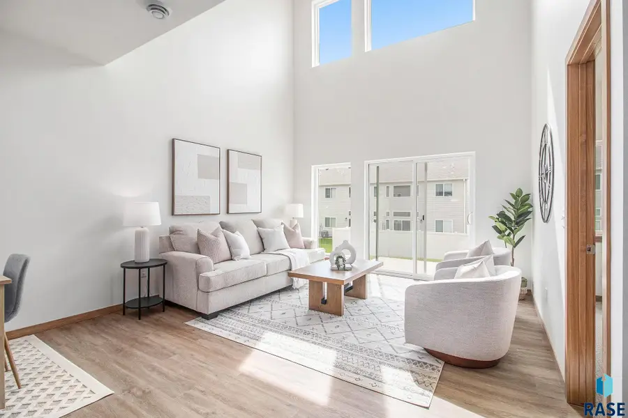 8027 E Tencate Pl, Sioux Falls, SD 57110 - #2