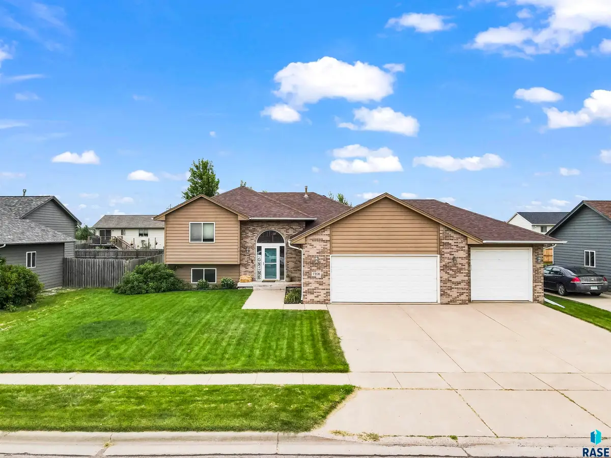 7208 W 66th St, Sioux Falls, SD 57106 - #1
