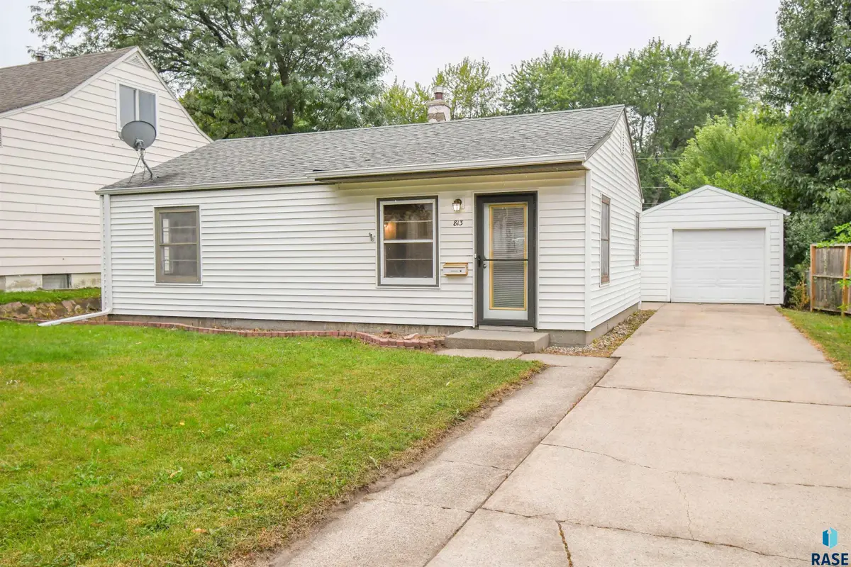 813 S Garfield Ave, Sioux Falls, SD 57104 - #1