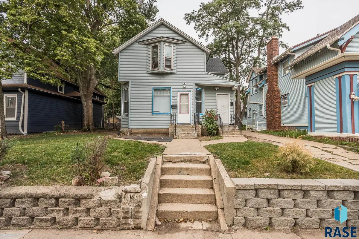 605 S Spring Ave, Sioux Falls, SD 57104 - #1