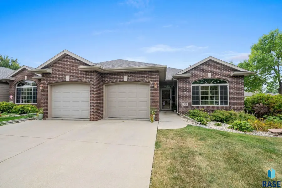 2801 E Worcester Pl, Sioux Falls, SD 57108 - #2