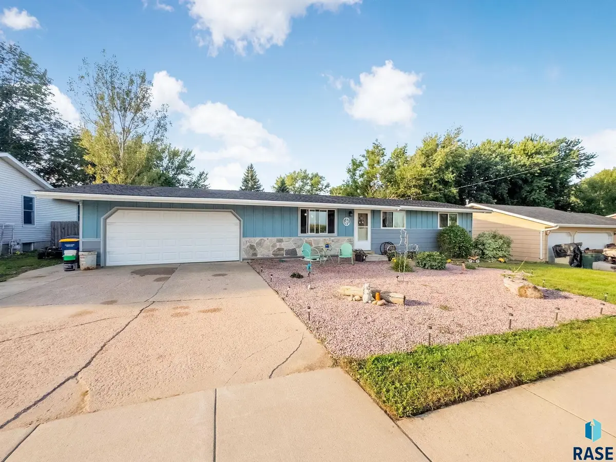 501 E 15th St, Dell Rapids, SD 57022 - #1