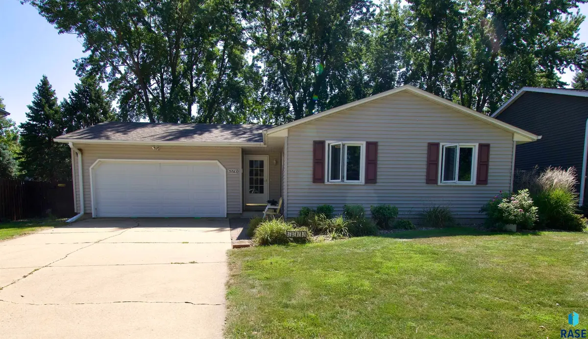 5513 W Chelsea Dr, Sioux Falls, SD 57106 - #1