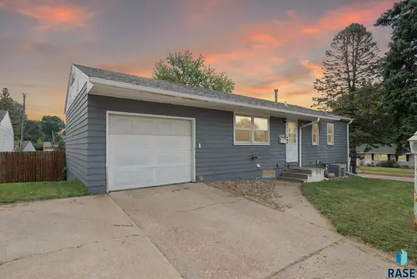 1444 S Bahnson Ave, Sioux Falls, SD 57103
