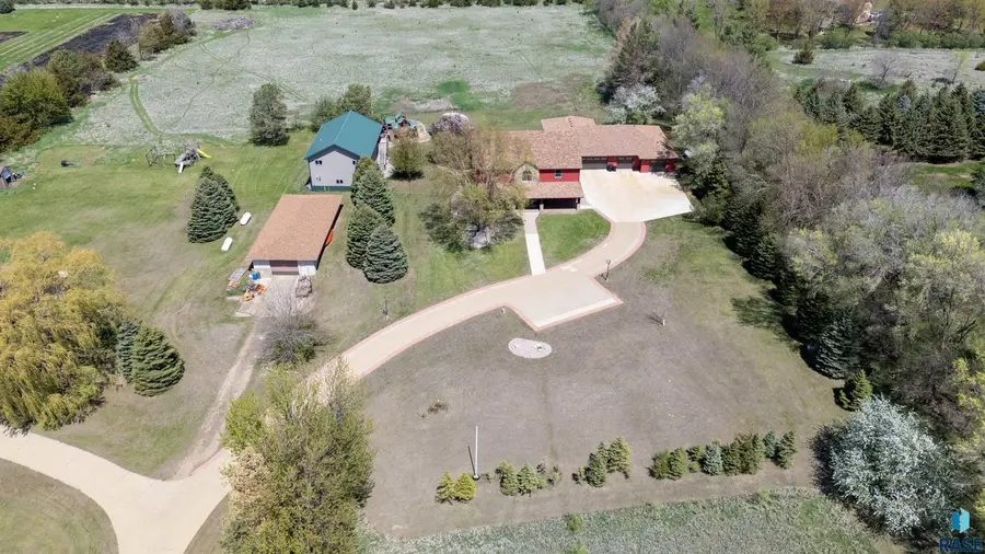 48190 265th St, Brandon, SD 57005 - #2