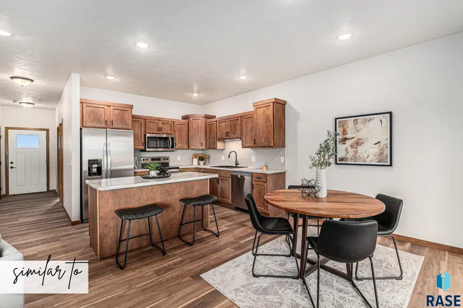 9207 W 43rd St, Sioux Falls, SD 57106 - #2