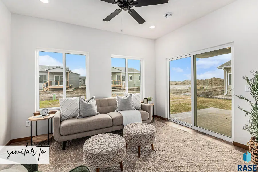 9207 W 43rd St, Sioux Falls, SD 57106 - #3