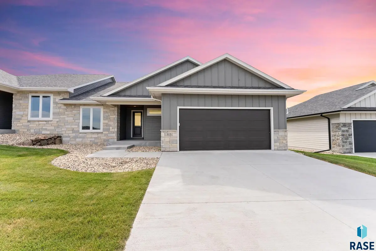 513 N Wildcat Dr, Sioux Falls, SD 57110 - #1