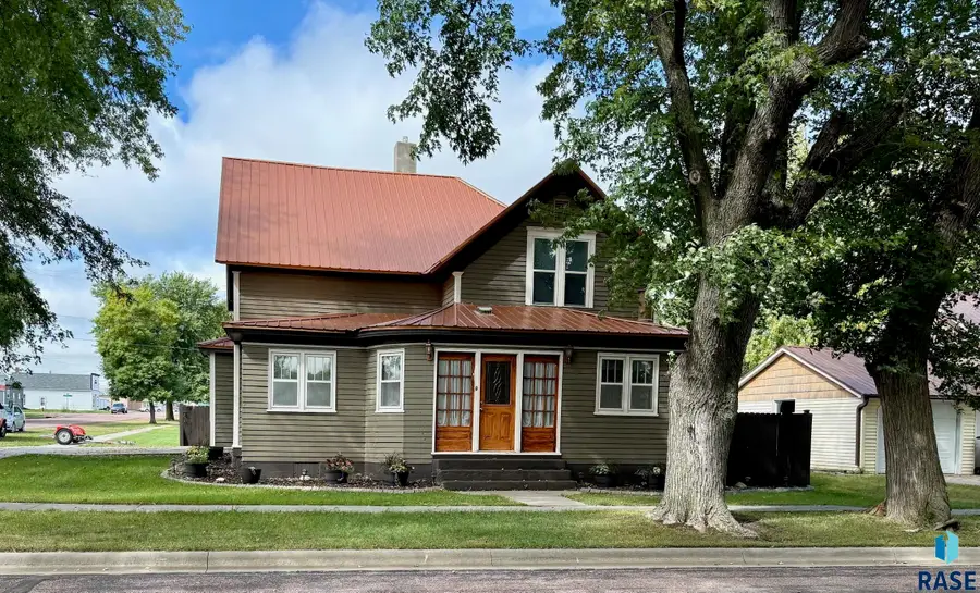 203 E 2nd St, Tripp, SD 57376 - #2