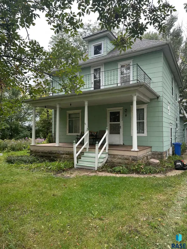 102 S Buckingham St, Hardwick, MN 56134