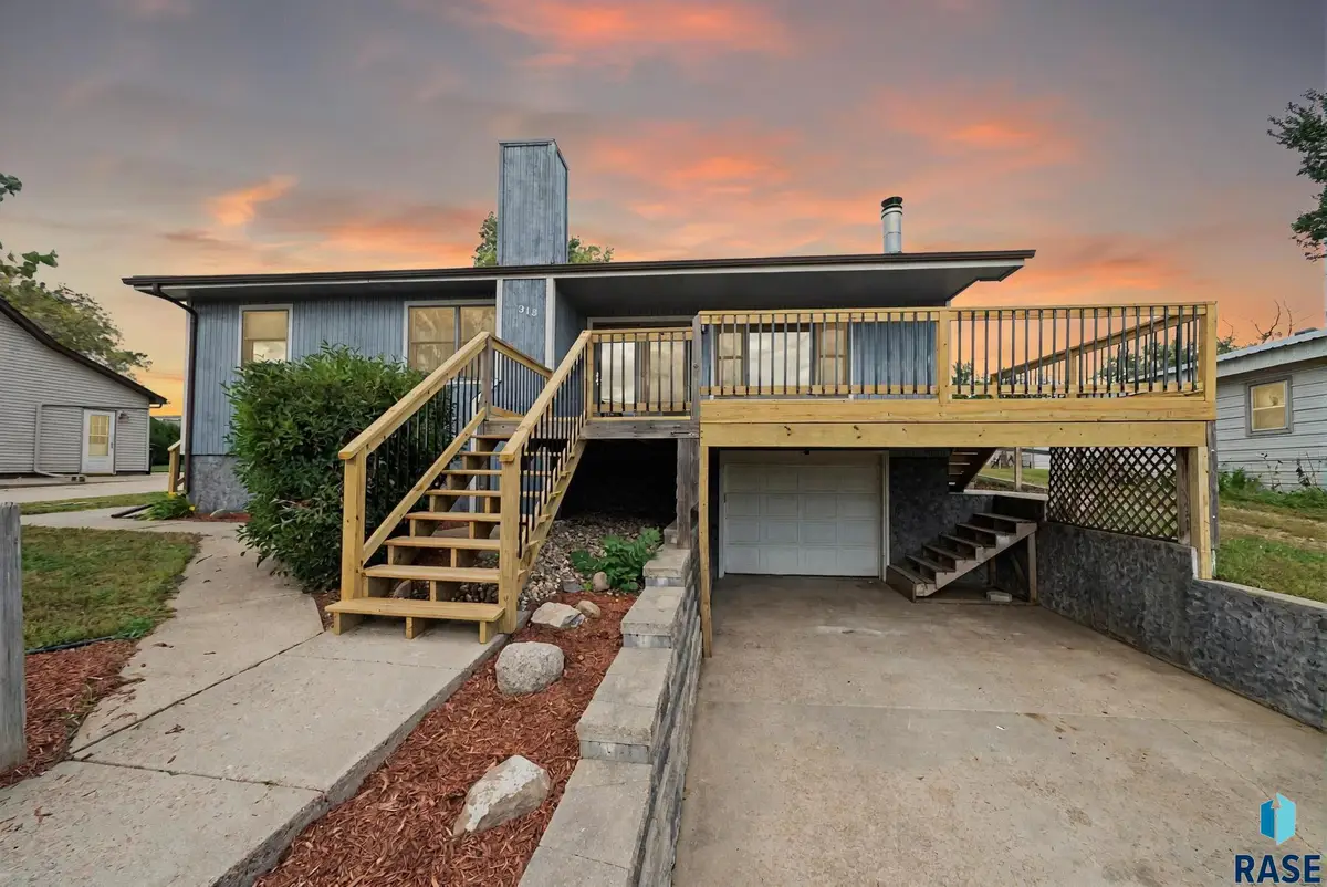 313 E 2nd Ave, Humboldt, SD 57035 - #1