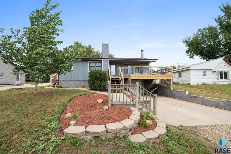 313 E 2nd Ave, Humboldt, SD 57035 - #3