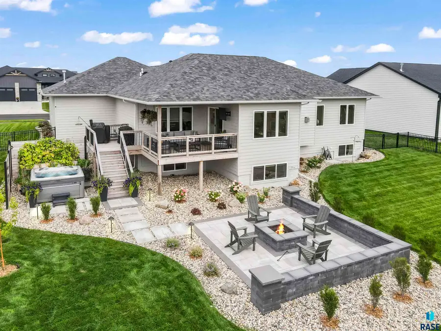 421 Dale Ave, Harrisburg, SD 57032 - #2