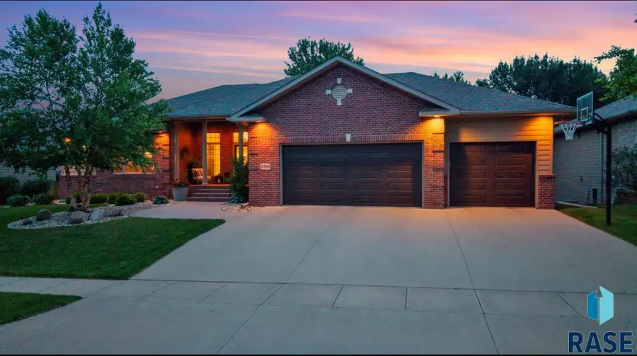 3704 S Pillsberry Ave, Sioux Falls, SD 57103 - #2