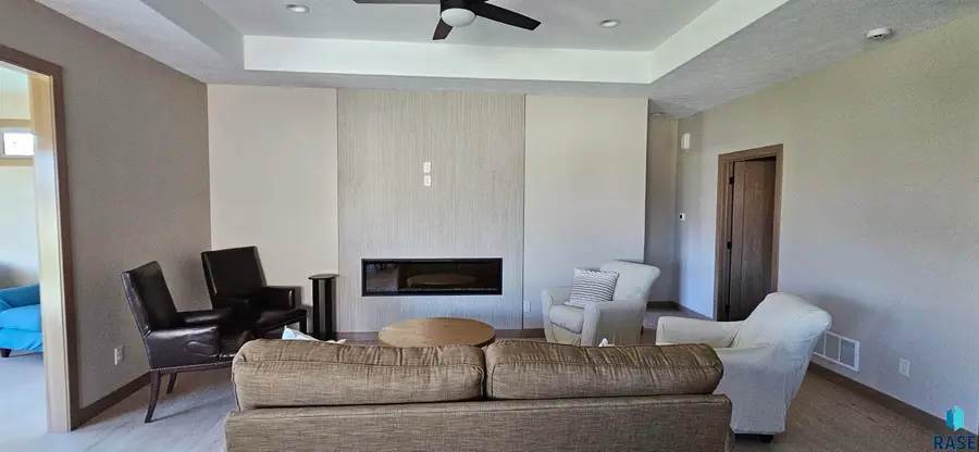 2427 E Joshua Cir, Sioux Falls, SD 57108 - #2